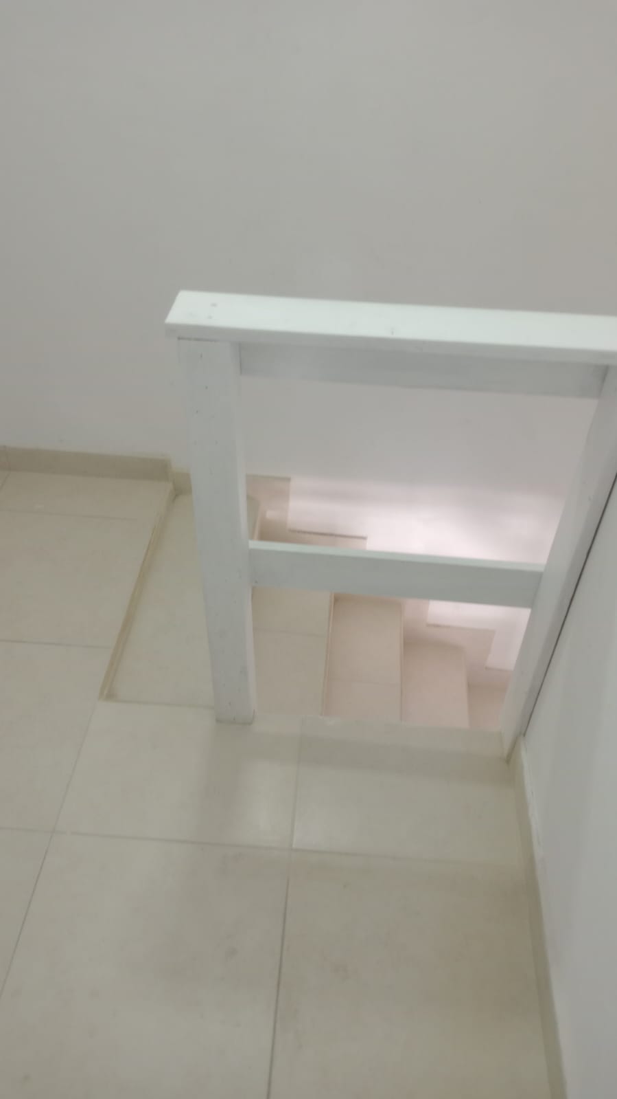 Mesada de la cocina, con bacha, agua fria y caliente, cocina completa